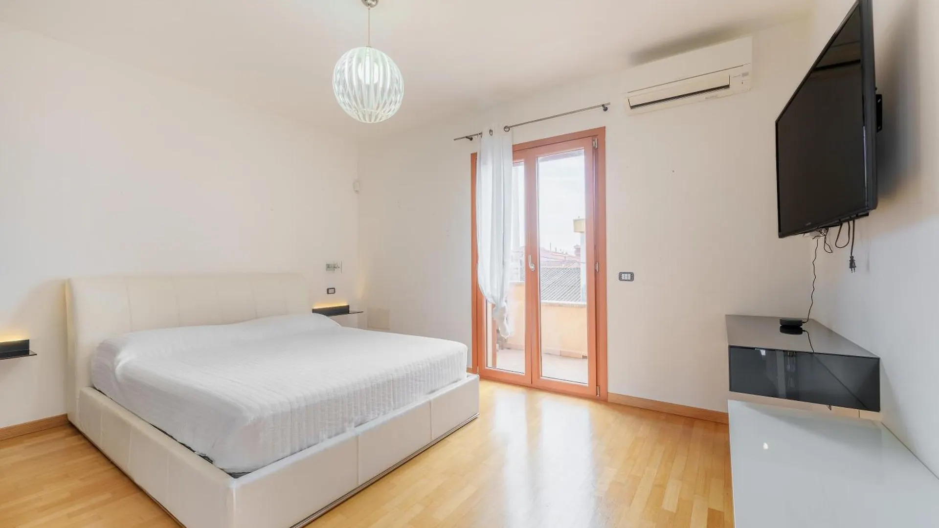 Semesterbostad Casa Vacanza A Due Passi Dal Mare Golfo Aranci Italien